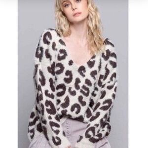 POL Black and Cream Leopard V-Neck Sweater Mohair